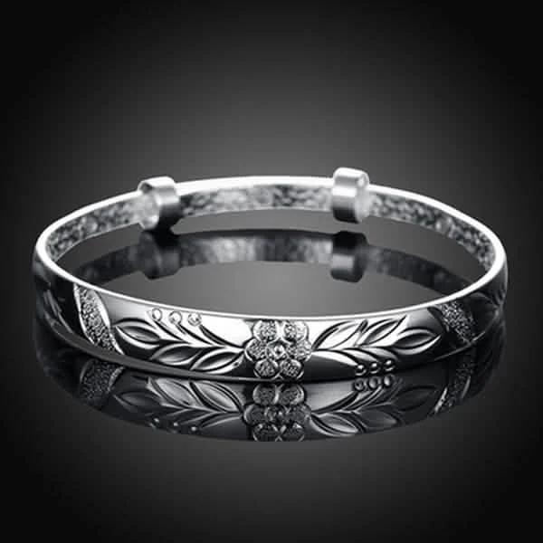 Women's Silver Plated Floral Ingrain Design Bangle