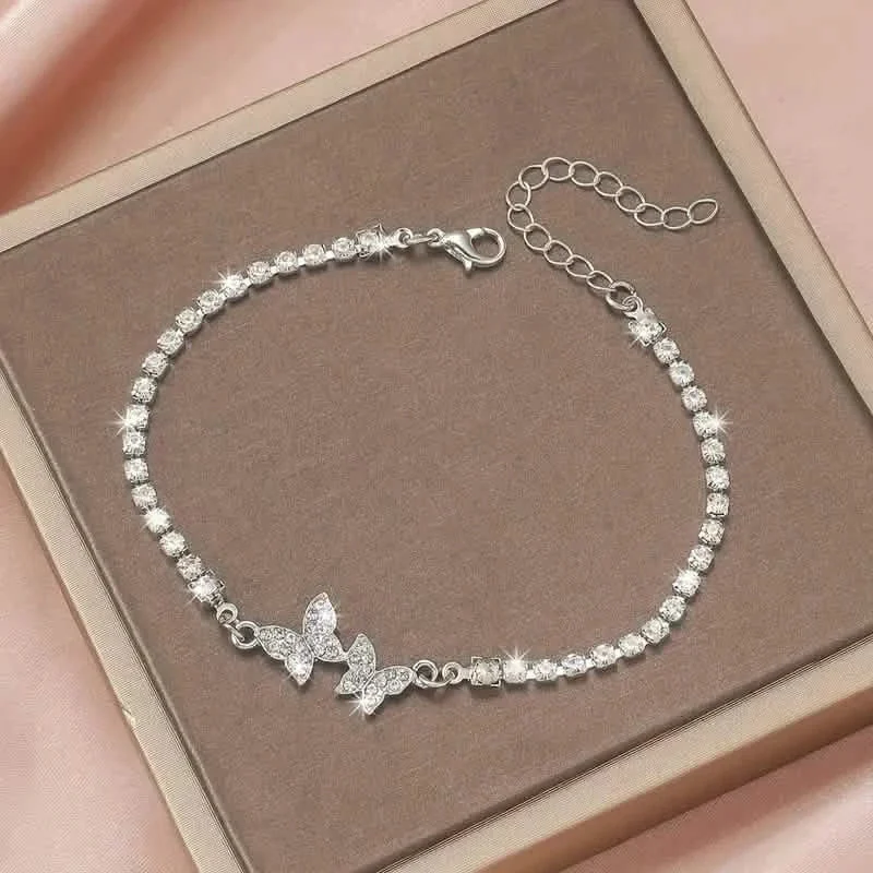 Zinc Alloy Glittering Butterfly Rhinestone Bracelet for Women